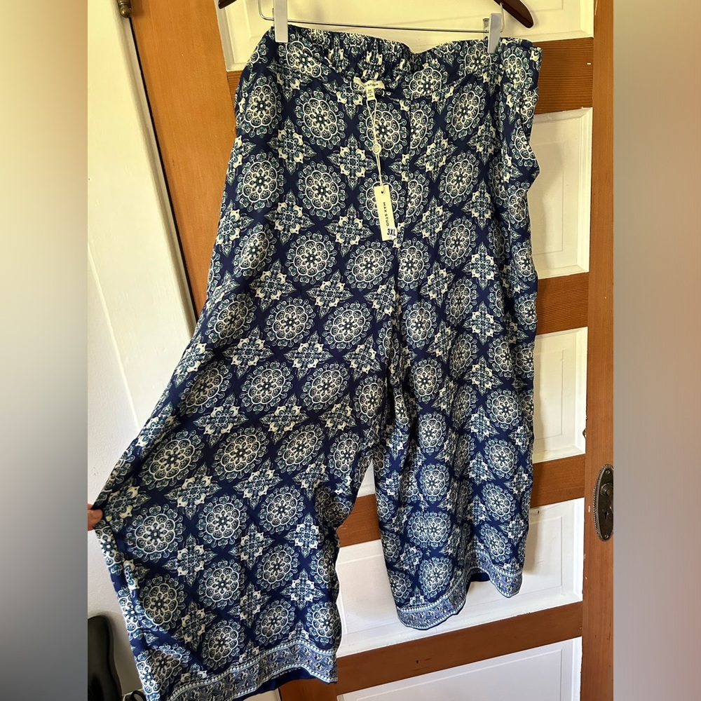 Max Studio wide length blue lightweight pants size 3X final price, last week!!